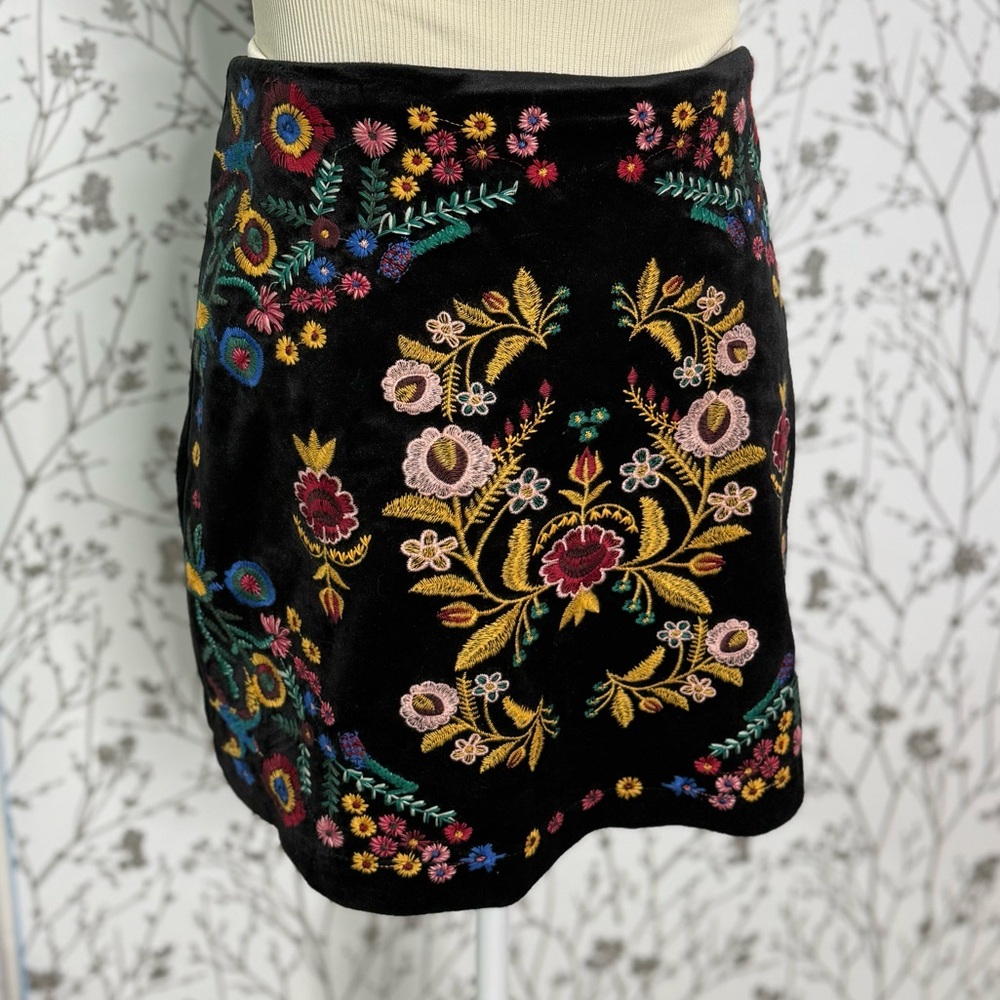 Umgee Black Floral Embroidered Mini Skirt